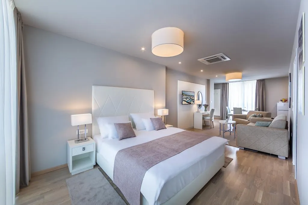 Guest house Apartments & Rooms Preelook Opatija