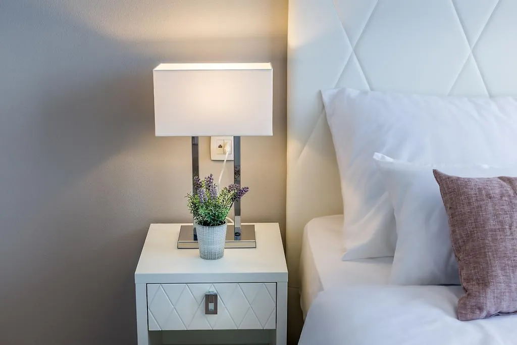 Guest house Apartments & Rooms Preelook Opatija