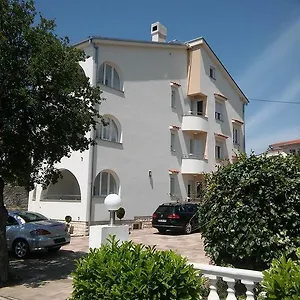 Pensión Garfild, Novi Vinodolski
